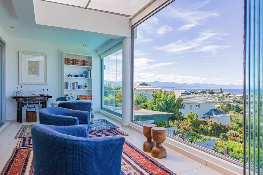 4 Bedroom Property for Sale in Whale Rock Western Cape